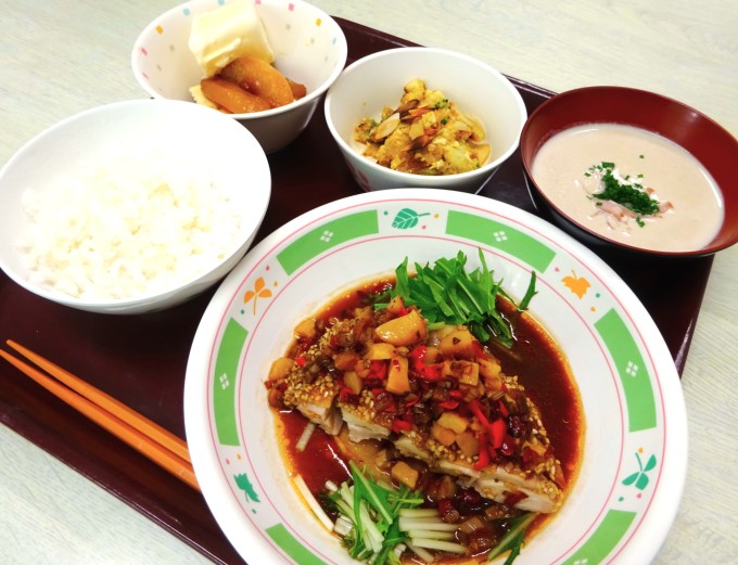シェフ監修による職員食
